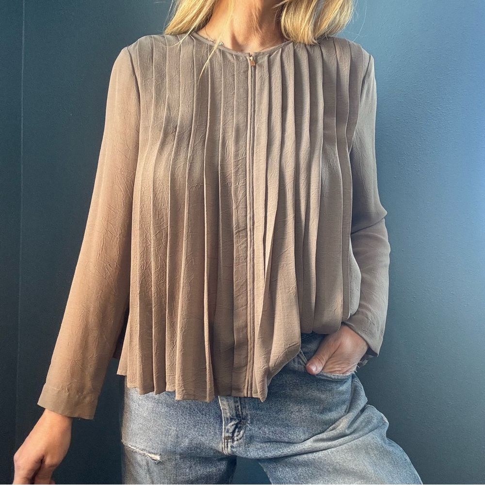 Zara Taupe Pleated Zip Front lightweight swing jacket size Medium - Picture 3 of 8